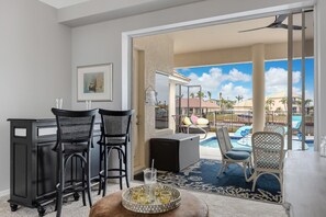 Outdoor dining - Waterfront Canal, Large Heated Pool - Villa I'm Hooked - Roelens Vacations (Cape Coral)