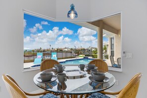 Dining - Waterfront Canal, Large Heated Pool - Villa I'm Hooked - Roelens Vacations (Cape Coral)