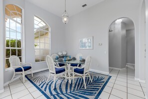 Dining - Waterfront Canal, Large Heated Pool - Villa I'm Hooked - Roelens Vacations (Cape Coral)