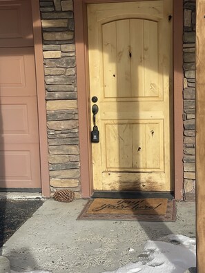 Exterior detail - Coveted location perfectly close to town, golf, lake & park with surplus parking (McCall)