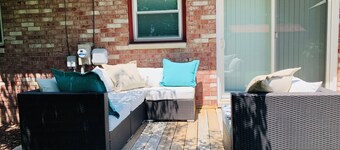 Welcome to Holiday House! Cozy, modern home 7 min. from the beach and wineries.