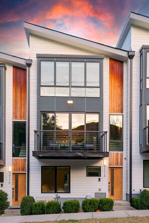 Exterior detail - *2 New Homes!* Serene & Entertaining+Arcade game! (Nashville)