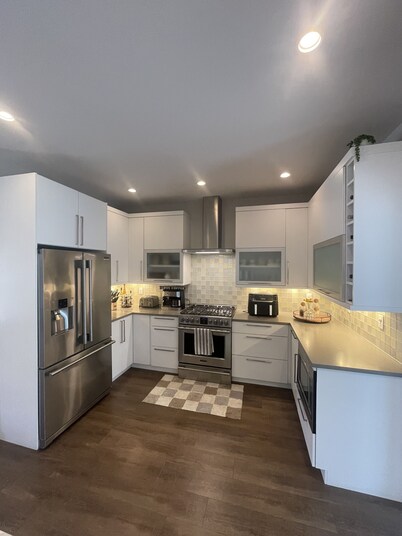 Pearl Street out Your Front Door, Flatirons View, Luxury Home in Central Boulder