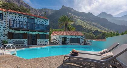GC0369 Holiday cottage with private pool in El Risco
