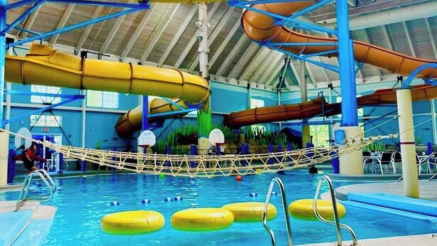 Pool - Beach front luxury spacious villa ! (Sheboygan)