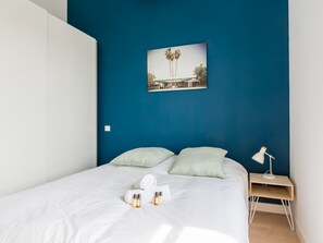 1 habitación, tabla de planchar con plancha, wifi y ropa de cama 