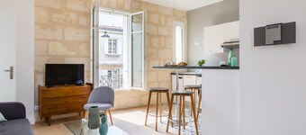 Splendid flat located in the heart of the Chartrons, near the Quays