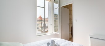 Superb flat in the heart of the Chartrons, renovated, spacious and bright