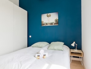 1 chambre, fer et planche à repasser, Wi-Fi, draps fournis