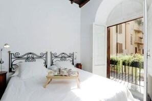 5 Schlafzimmer, Zimmersafe, Bügeleisen/Bügelbrett, Reisekinderbett