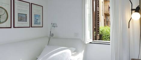 5 camere, una cassaforte in camera, ferro/asse da stiro