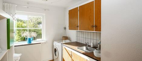 Køleskab, ovn, kogeplade, opvaskemaskine