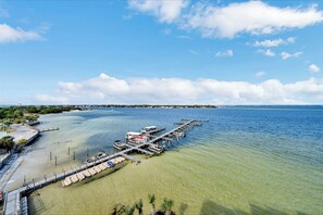 Beach nearby - 4*Bed/3 Bath Luxurious Penthouse Condo w/Views of Beach and Bay (Fort Walton Beach)