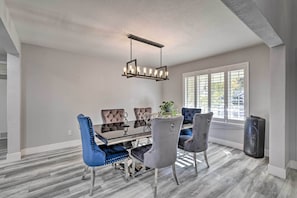 Dining - Modesto Home w/ Deck - 2 Mi to Vintage Faire Mall (Modesto)