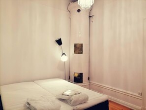 1 bedroom, bed sheets - Beautiful 1-Bed Apartment in Stockholm (Stockholm)