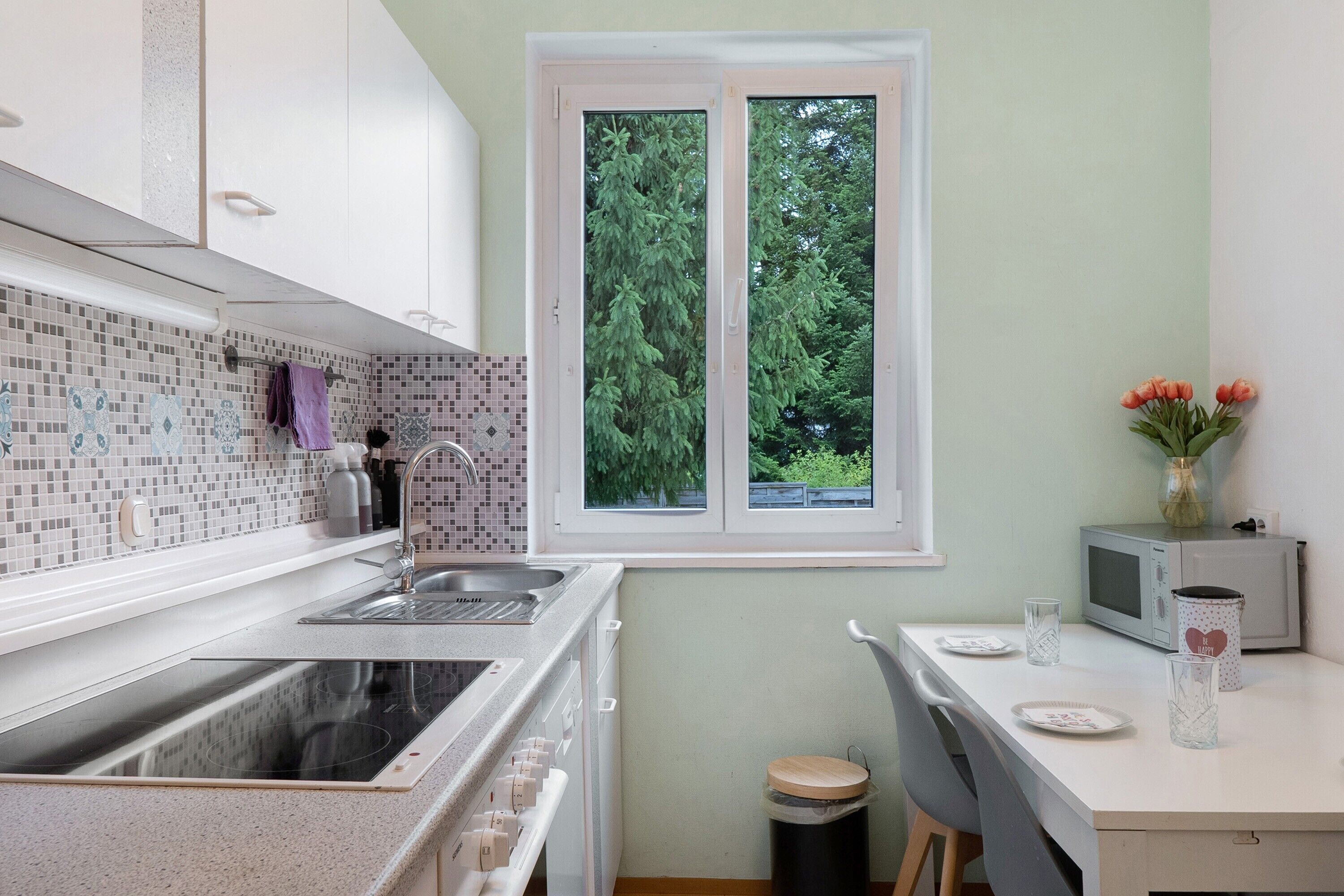 Refrigerador, horno, placa de cocina, cafetera/tetera