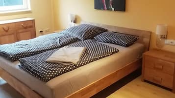 2 bedrooms, free WiFi, bed sheets