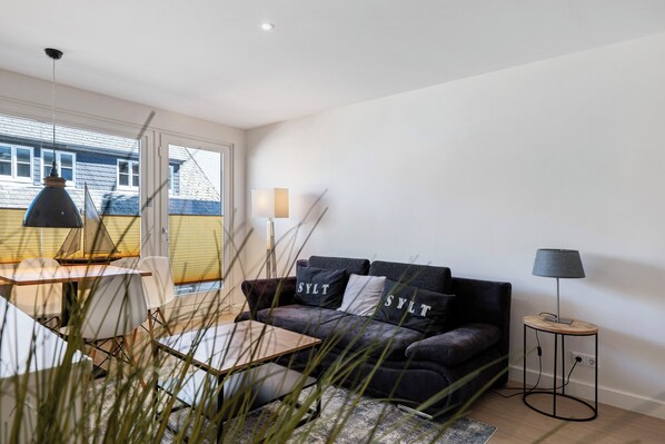 TV - Apartment "Früger" close to the Sea with Balcony & Wi-Fi (Westerland)