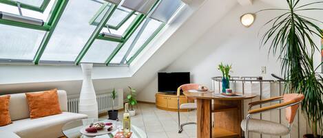 Una televisión, un reproductor estéreo