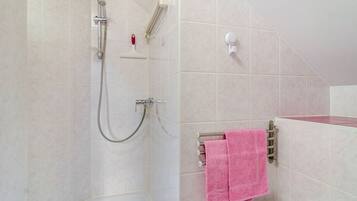 Ducha y secador de pelo