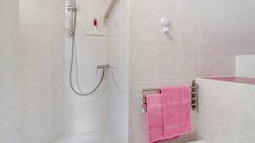 Douche, sĂšche-cheveux