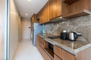 冷蔵庫、電子レンジ、コンロ、食器洗い機