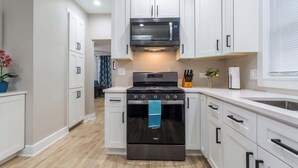 Coffee/tea maker, fridge, microwave, oven - The Heron House, King Bed Suite, *Spacious Remodeled House* (Joliet)