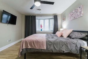 3 bedrooms, iron/ironing board, travel cot, free WiFi