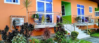 Renajoe Exclusive Centre