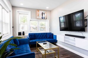 TV - Family/Pet-Friendly Riverside Home w/Amazing Views (Prospect)