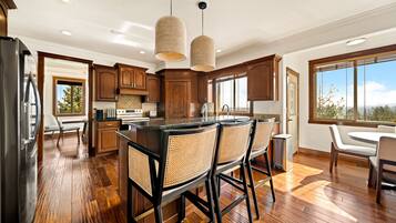 Peti sejuk, ketuhar gelombang mikro, ketuhar, dapur