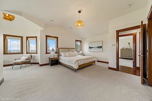 6 bedrooms, iron/ironing board, travel cot, free WiFi