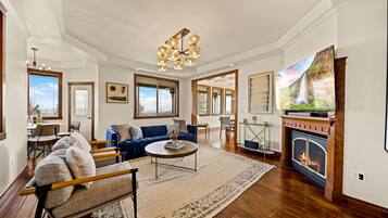 TV Pintar, pendiangan, permainan video, bola sepak meja