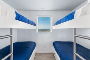 4 多间卧室、免费 WiFi、床单