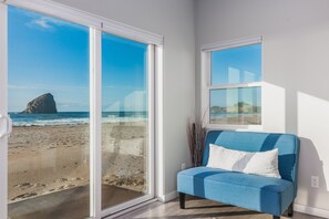 Interior - Catoor-Modern lux oceanfront, rooftop deck (Pacific City)