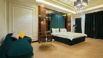 Luxury Double Room | In-room safe, desk, blackout drapes, free WiFi