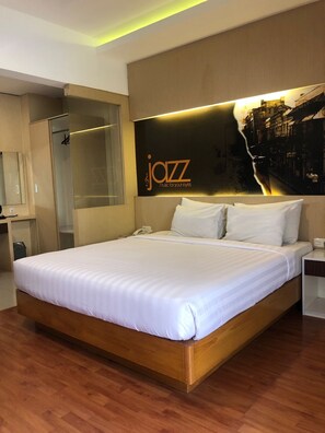 Free WiFi, bed sheets