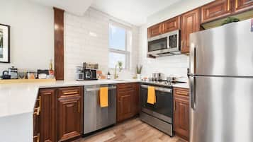 KylskÄp, mikrovÄgsugn, ugn och spishÀll