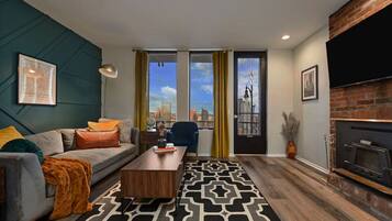 Smart TV, books, stereo