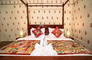 Egyptian cotton sheets, premium bedding, individually furnished - Desert Safari Camping Jaisalmer  (Jaisalmer)