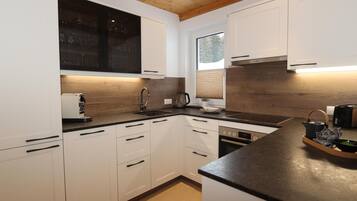 Réfrigérateur, four, plaque de cuisson, lave-vaisselle