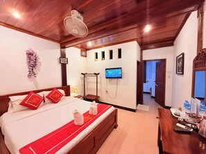 Superior Double Room | Minibar, individually decorated, desk, laptop workspace