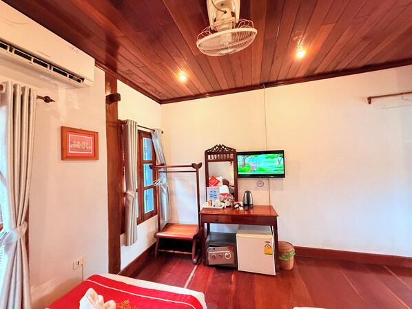 Deluxe Twin Room, Non Smoking, Mountain View