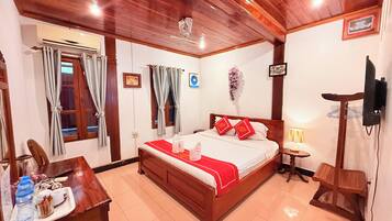 Superior Double Room | Minibar, individually decorated, desk, laptop workspace