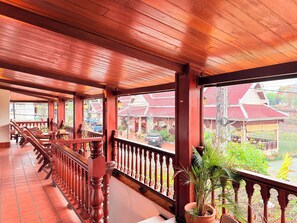 Terrace/patio - Villa Ouis NamKhan Riverside (Luang Prabang)