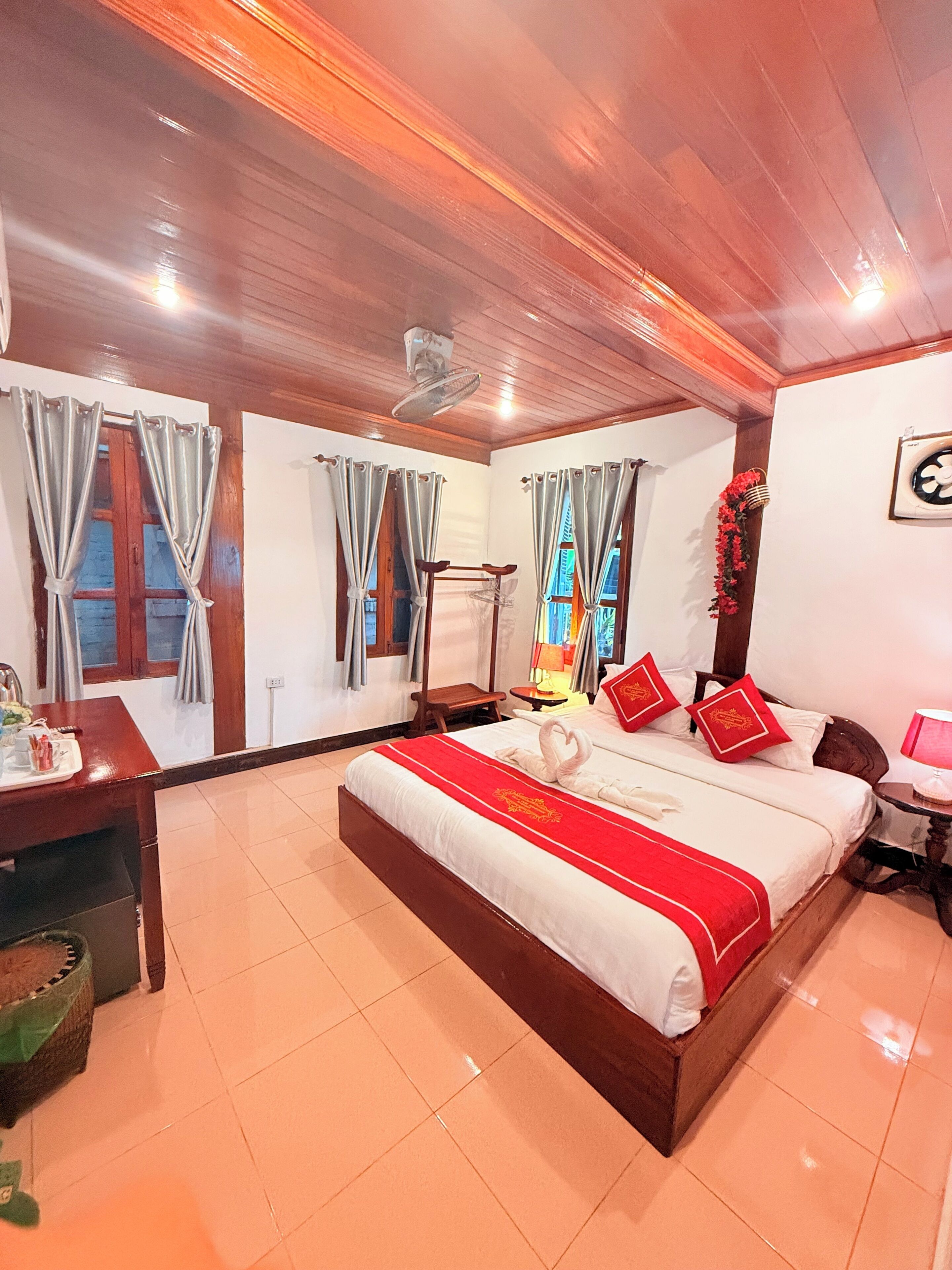 Superior Double Room | Minibar, individually decorated, desk, laptop workspace