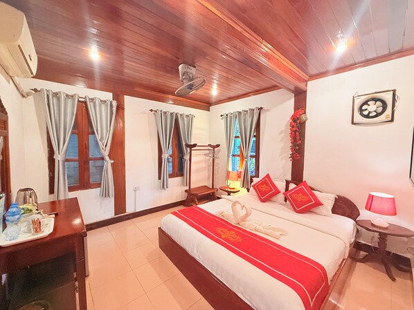 Superior Double Room | Minibar, individually decorated, desk, laptop workspace - Villa Ouis NamKhan Riverside (Luang Prabang)