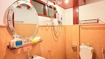 Hydromassage showerhead, designer toiletries, hair dryer, bidet