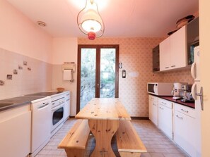 Frigorifero, microonde, forno, lavastoviglie