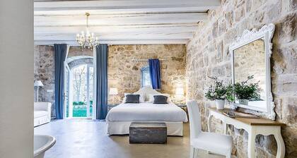 Villa Antilia: An elegant and welcoming villa in a quiet position, surrounded by the Sicilian countryside, with Free WI-FI.